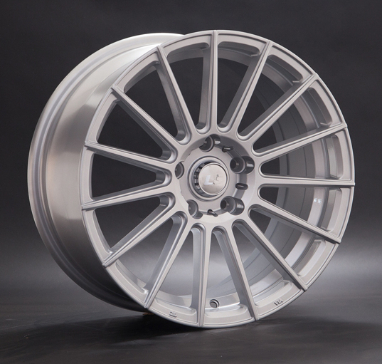 Диски LS wheels LS 390 7.5 х 17 5*114,3 Et: 40 Dia: 73.1 классический серебристый цвет